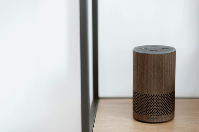 2026'da Akıllı Aydınlatma: Matter vs Alexa vs Zigbee Karşılaştırması