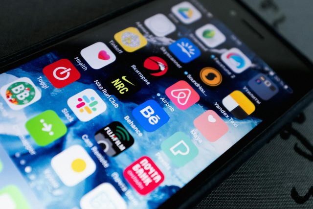 iOS vs Android 2026: Hangi Mobil İşletim Sistemini Seçmeli?