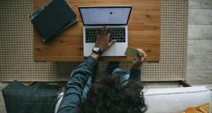 Teknoloji Alışverişinde Bütçe Dostu En İyi Tasarruf Yöntemleri Teknoloji Alışverişinde Bütçe Dostu En İyi Tasarruf Yöntemleri